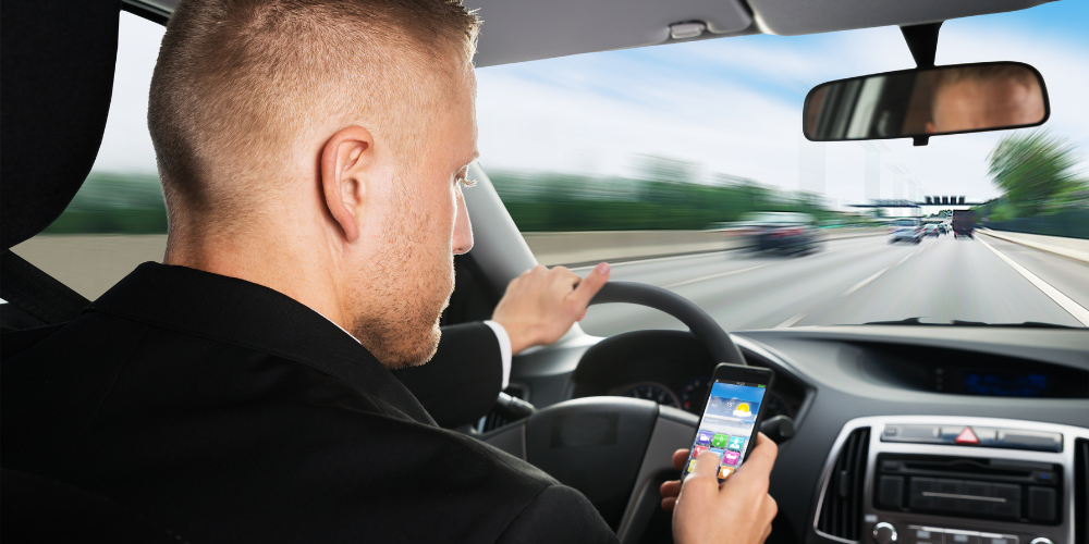 Distracted Driving Statistics Facts [Updated ]